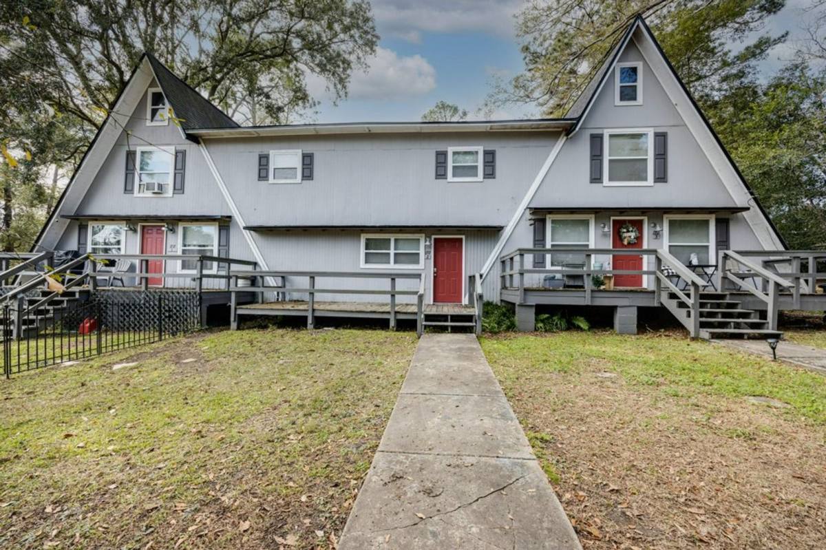 Apartment for rent at 1717 Airport Dr, Tallahassee, FL 32304