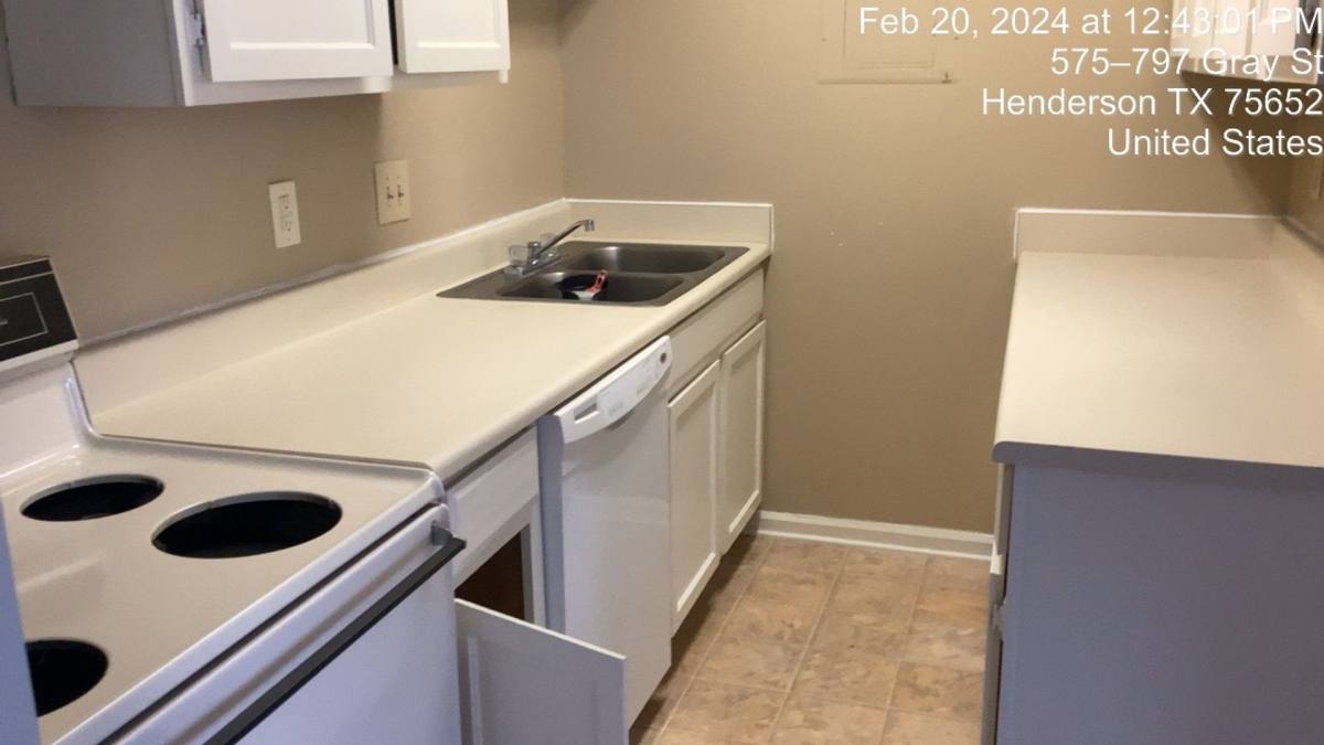 Apartment for rent at 1802 Elm St, Henderson, TX 75652