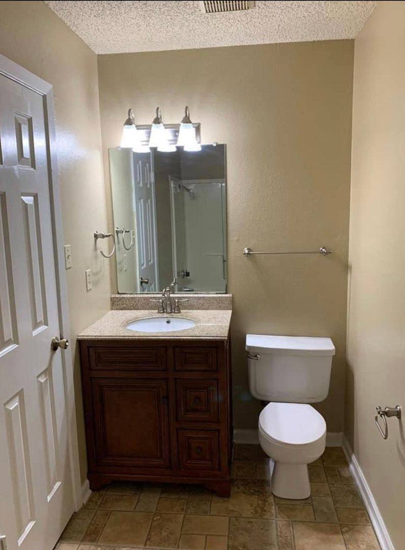 Apartment for rent at 1802 Elm St, Henderson, TX 75652