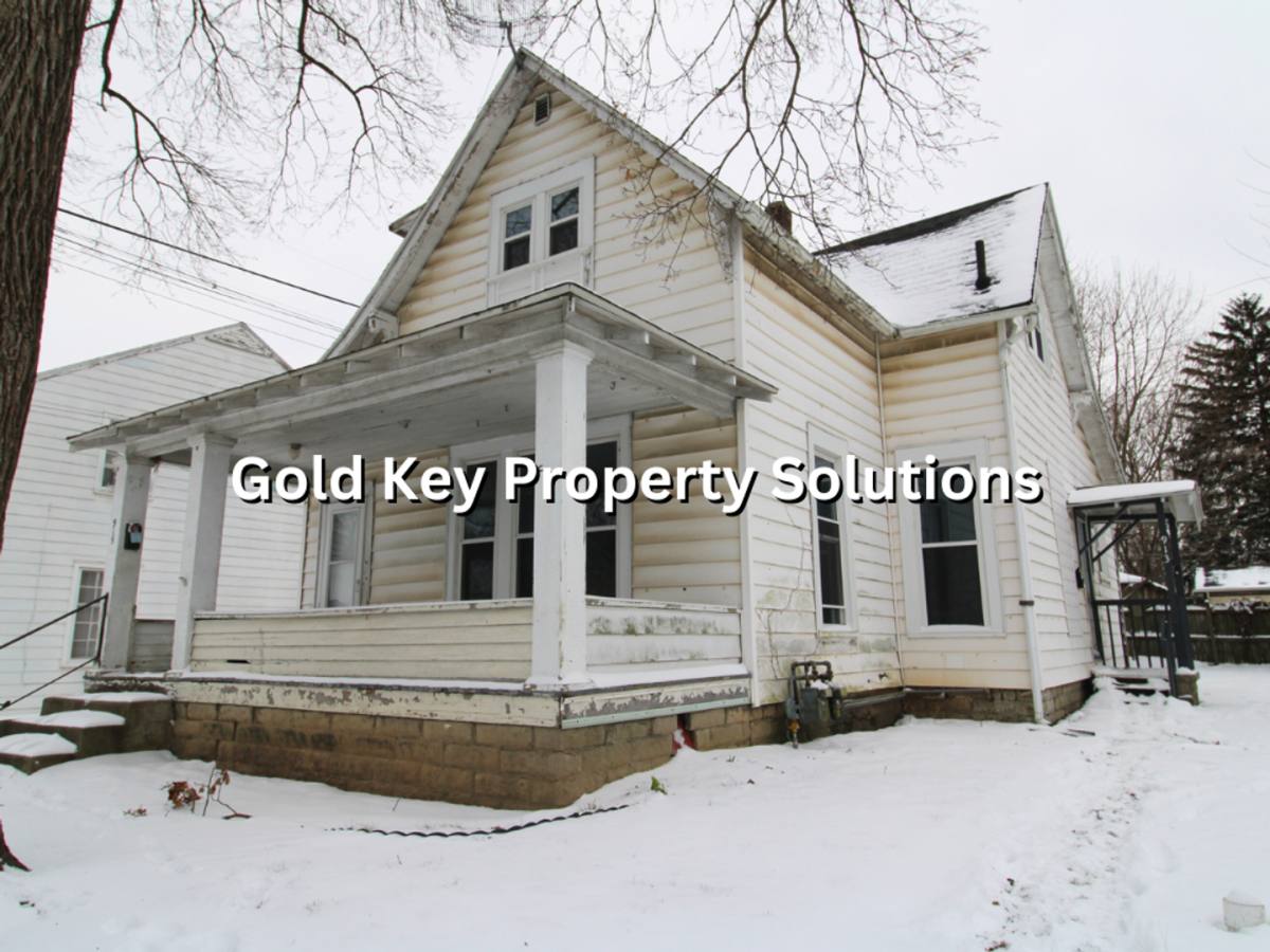 Apartment for rent at 913-915 Morton St, Anderson, IN 46016