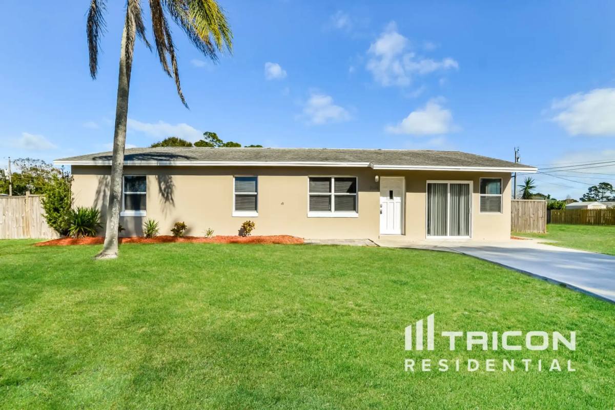 House for rent at 2129 Willow Oak Dr Edgewater Floor, Edgewater, FL 32141