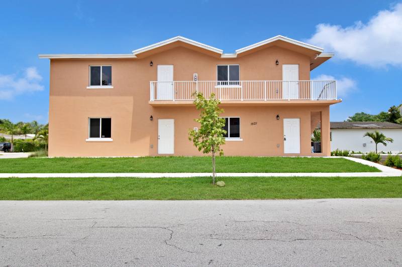 Apartment for rent at 1521 N 23 Ave, Hollywood, FL 33020