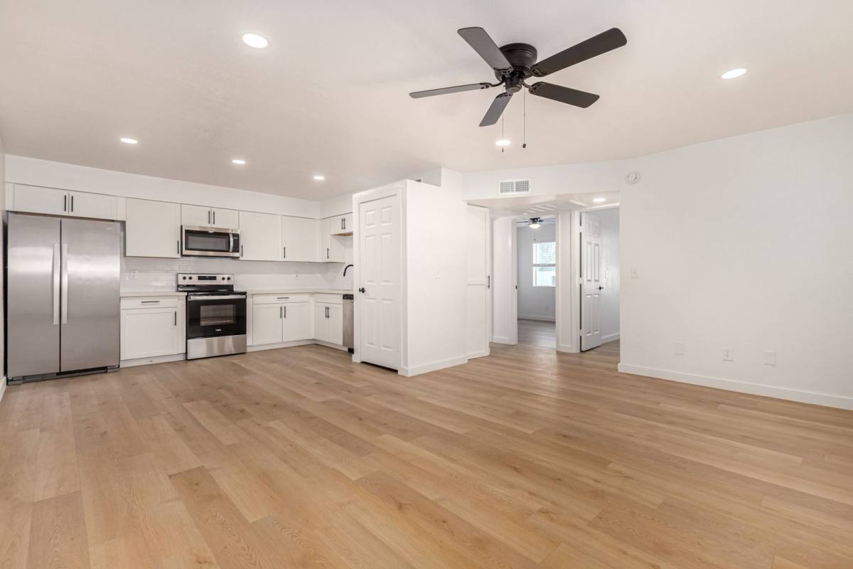 Apartment for rent at 1727 & 1801 W Cholla St, Phoenix, AZ 85029