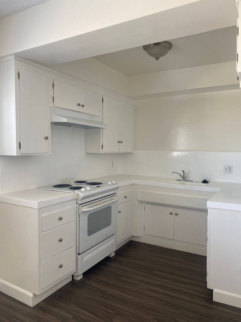 Apartment for rent at 25924 Viana Ave, Lomita, CA 90717