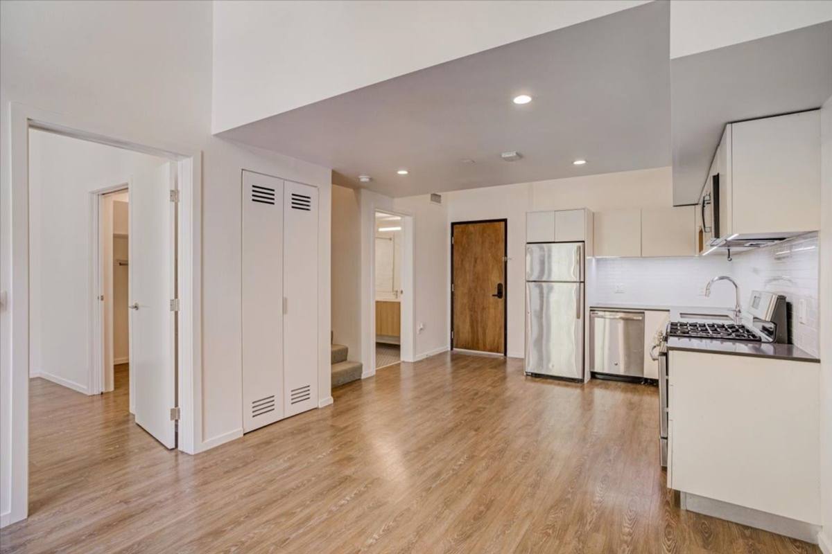 Apartment for rent at 1737 N Las Palmas Ave, Los Angeles, CA 90028