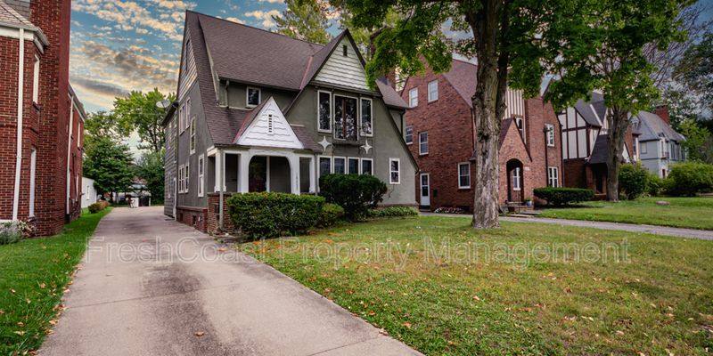 Apartment for rent at 18405 Newell Rd, Beachwood, OH 44122