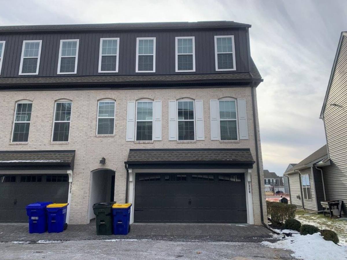 Townhouse for rent at 1320 Revival Dr, Mechanicsburg, PA 17055