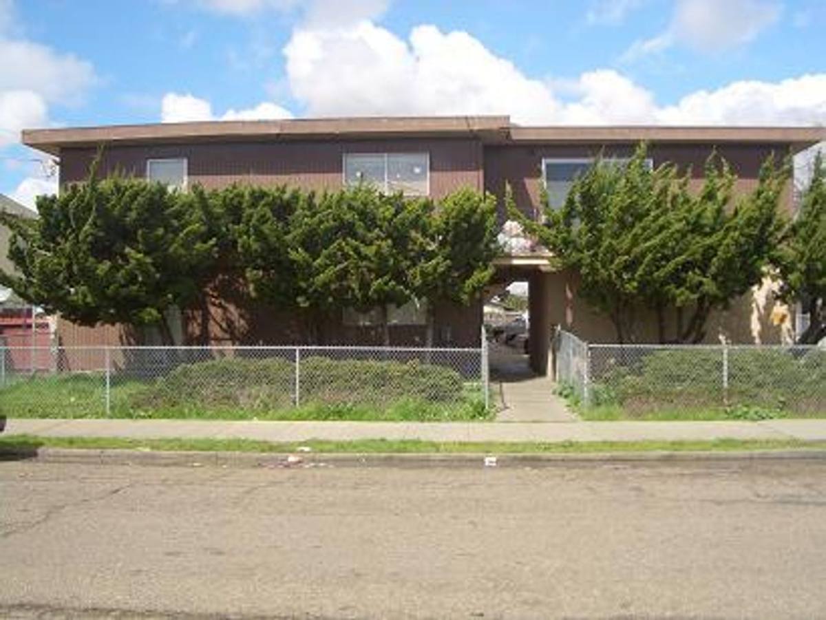Apartment for rent at 1235 94th Ave, Oakland, CA 94603