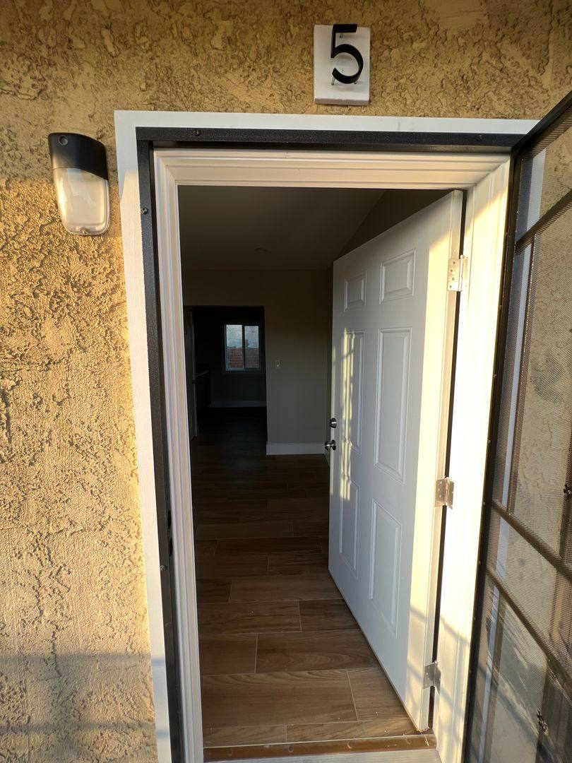 Apartment for rent at 7662 S Main St, Los Angeles, CA 90003