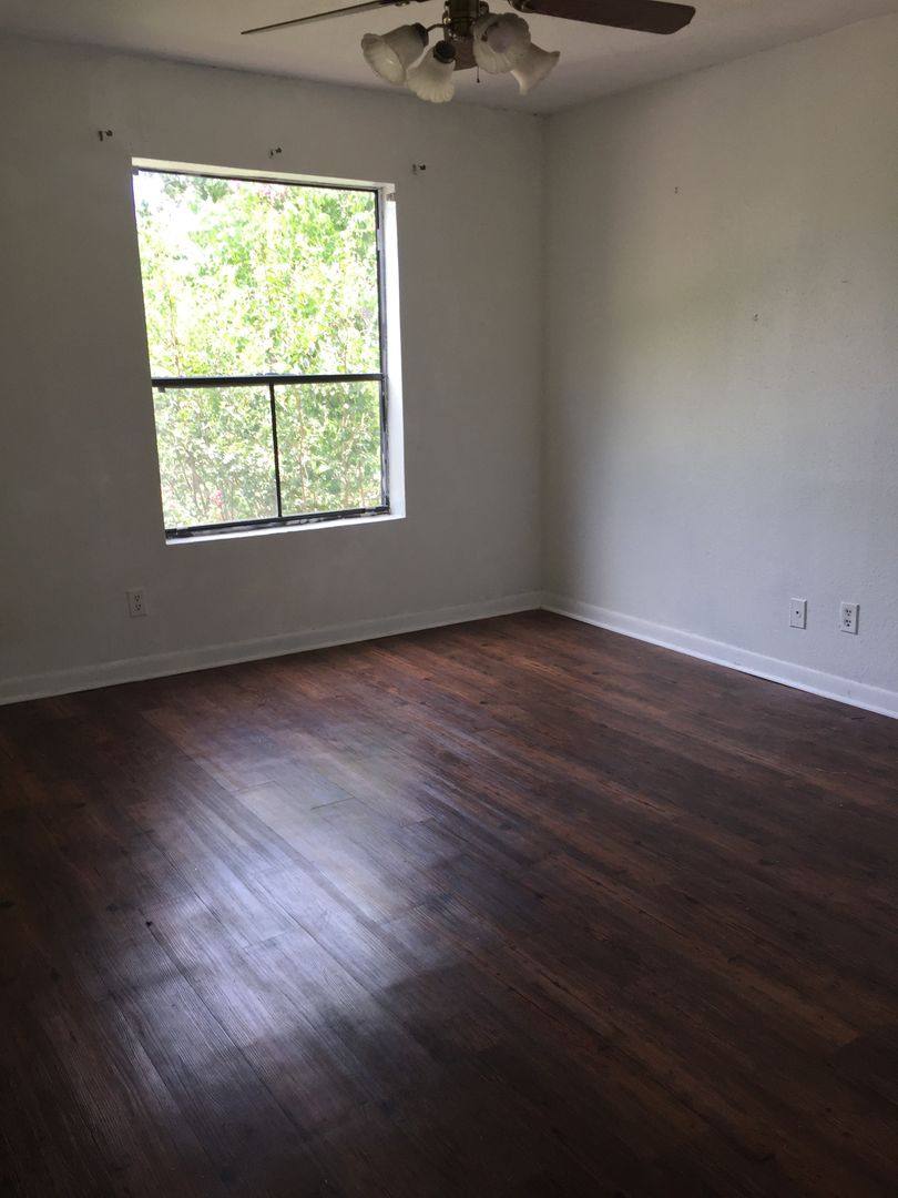 House for rent at 904 University Oaks, College Station, TX 77840