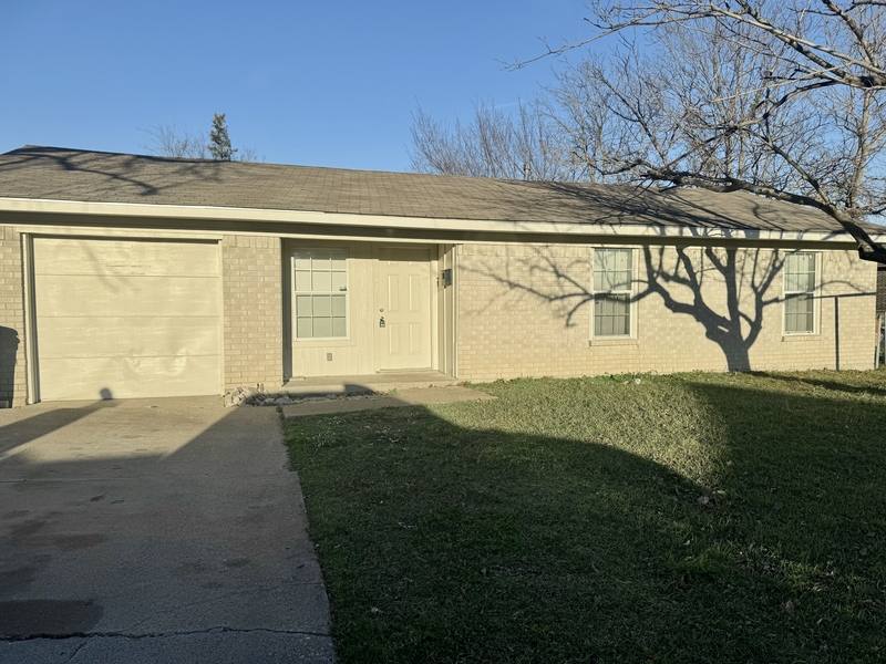 House for rent at 702 Catherine Lane, Seagoville, TX 75159