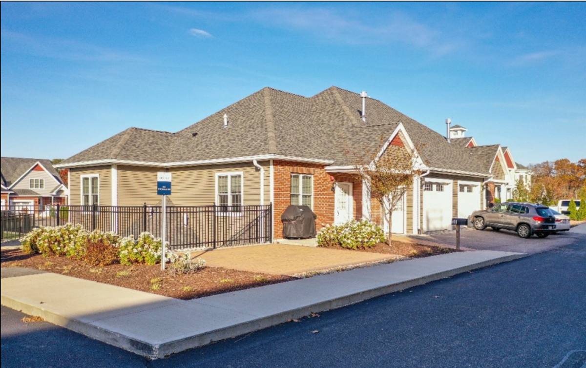 Apartment for rent at 4-UNIT Building, Foxboro, MA 02035