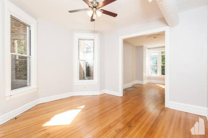 Apartment for rent at 900 W Newport #3, Chicago, IL 60657