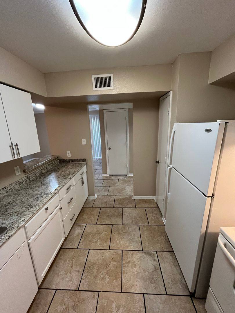 Spanish Ridge, 8039 Chariot Dr, Dallas, TX 75227 - Apartment for Rent - Image 10