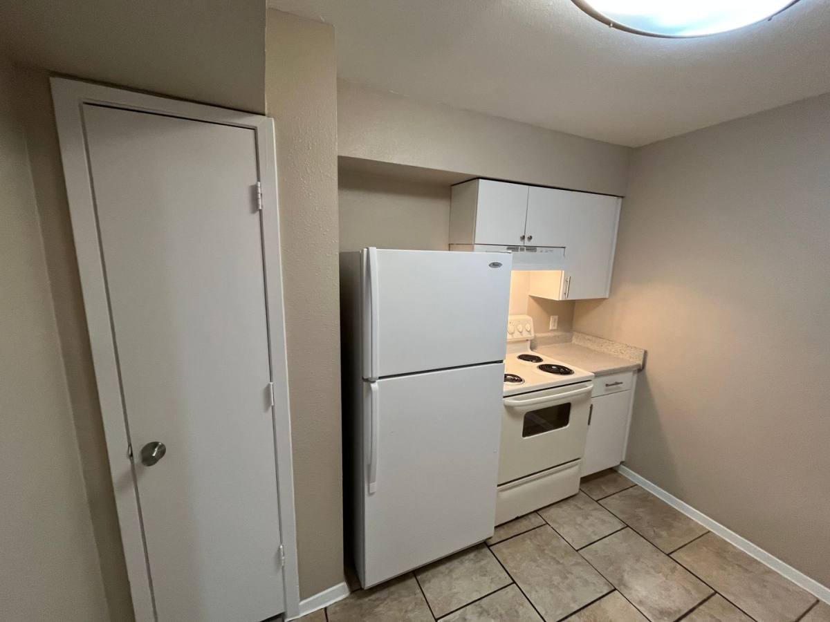 Spanish Ridge, 8039 Chariot Dr, Dallas, TX 75227 - Apartment for Rent - Image 9