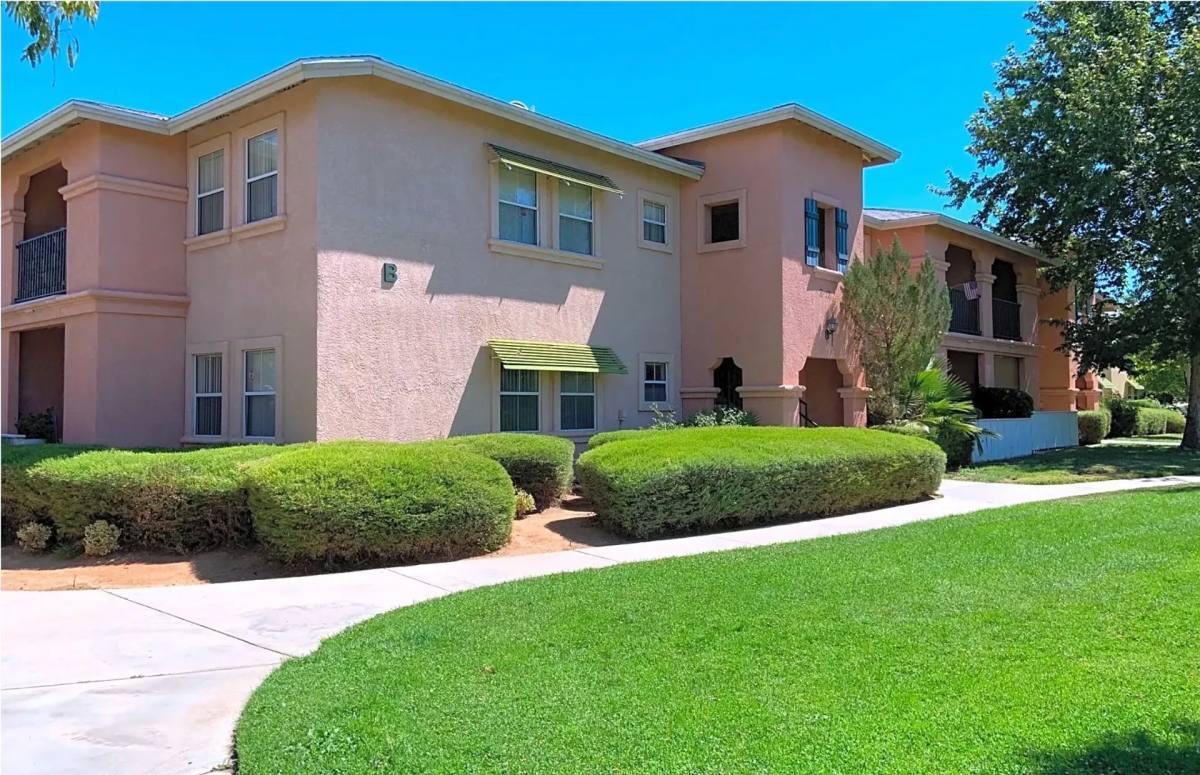 Apartment for rent at Sierra View Gardens, 37850 20th St E, Palmdale, CA 93550