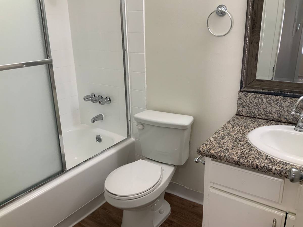 Apartment for rent at 17841 Lassen St, Northridge, CA 91325