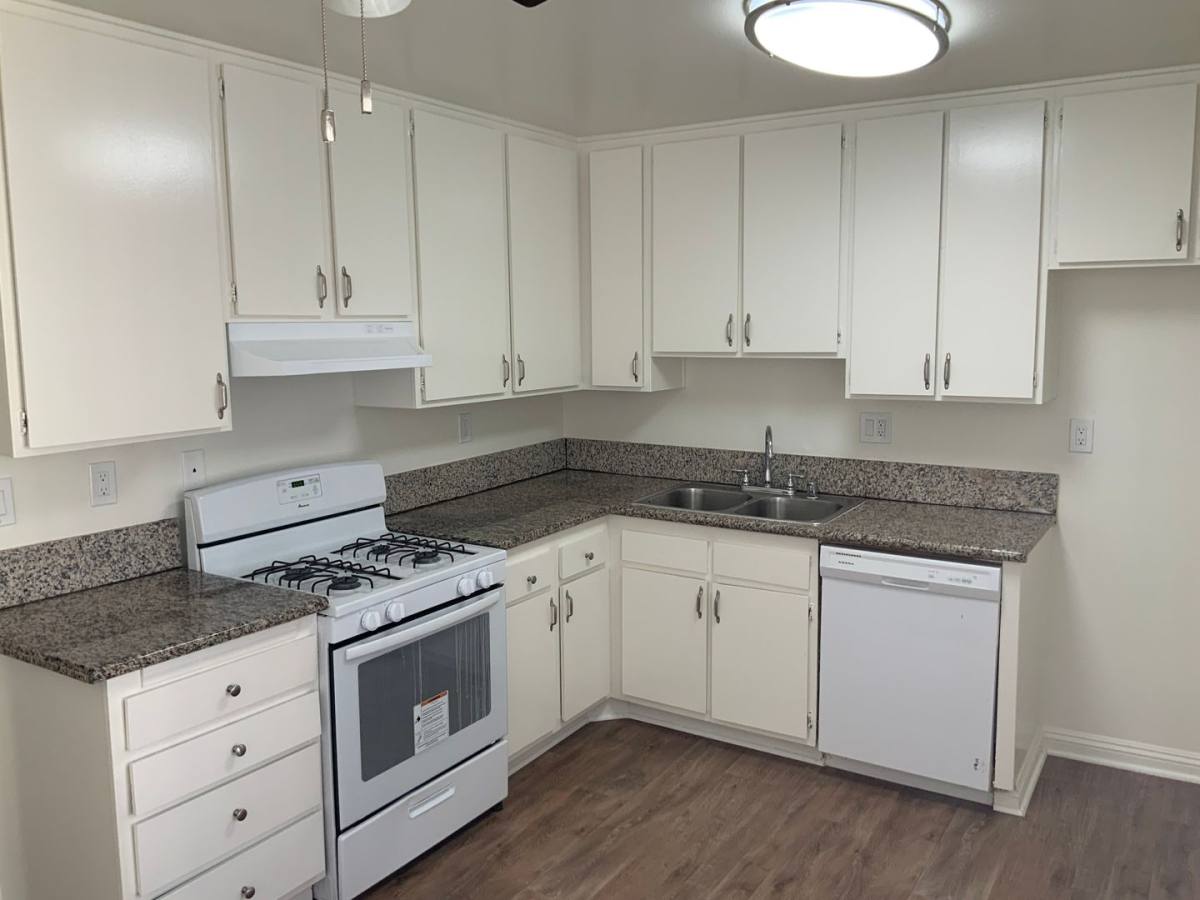 Apartment for rent at 17841 Lassen St, Northridge, CA 91325