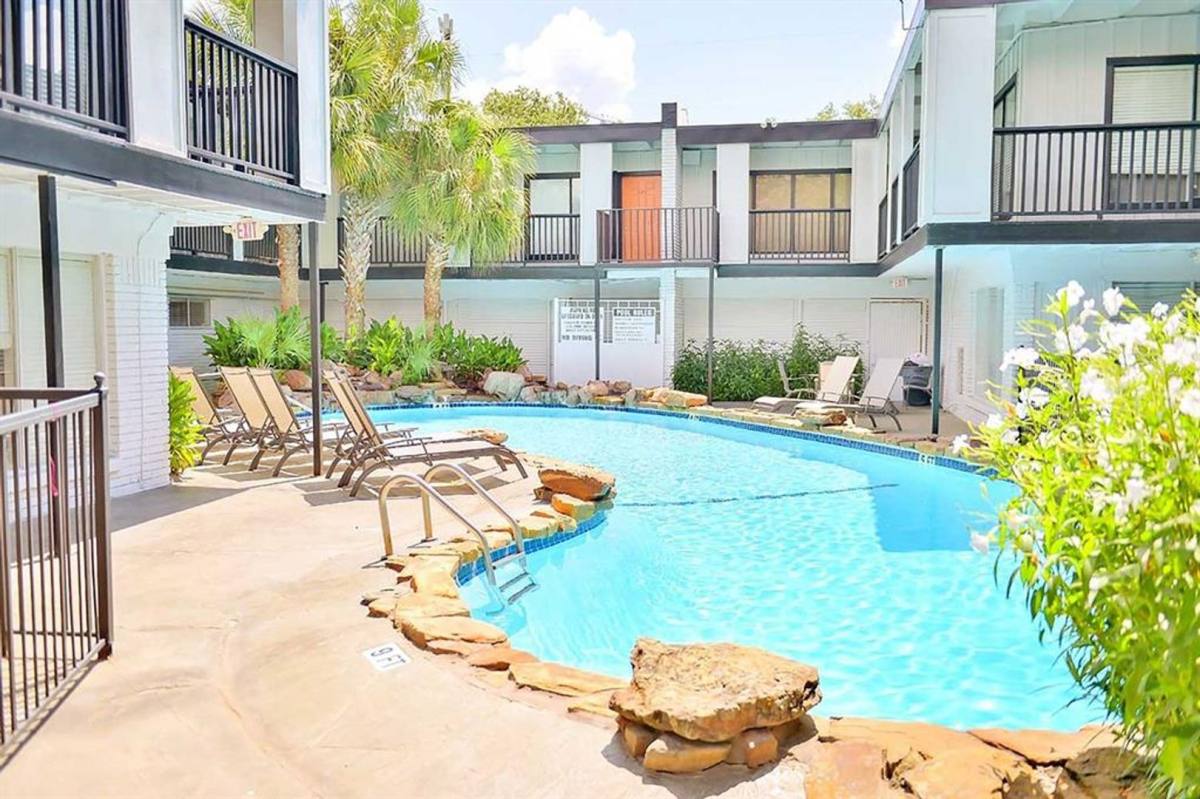 Apartment for rent at 219 Marshall, Houston, TX 77006