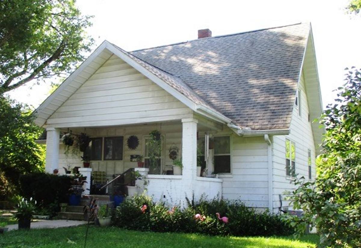 House for rent at 725 W Dixie St, Bloomington, IN 47403