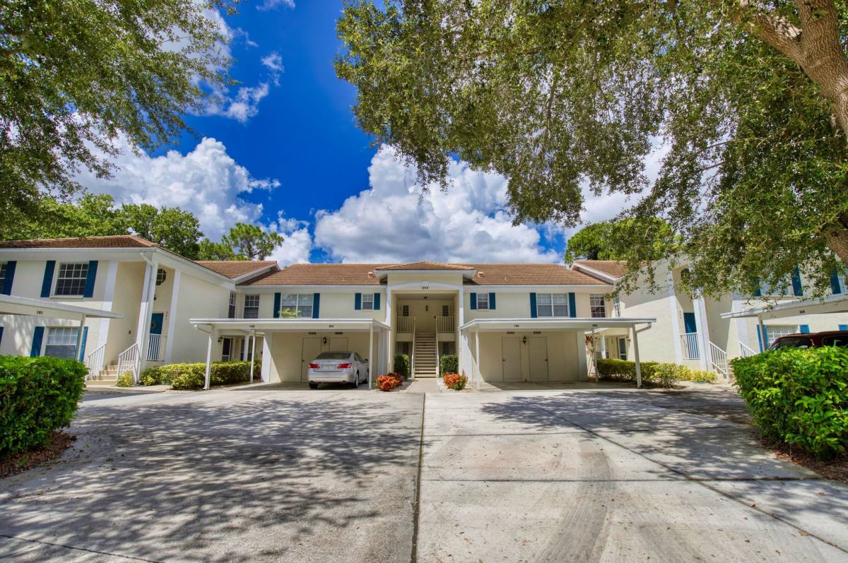 House for rent at 809 Montrose Dr, Venice, FL 34293