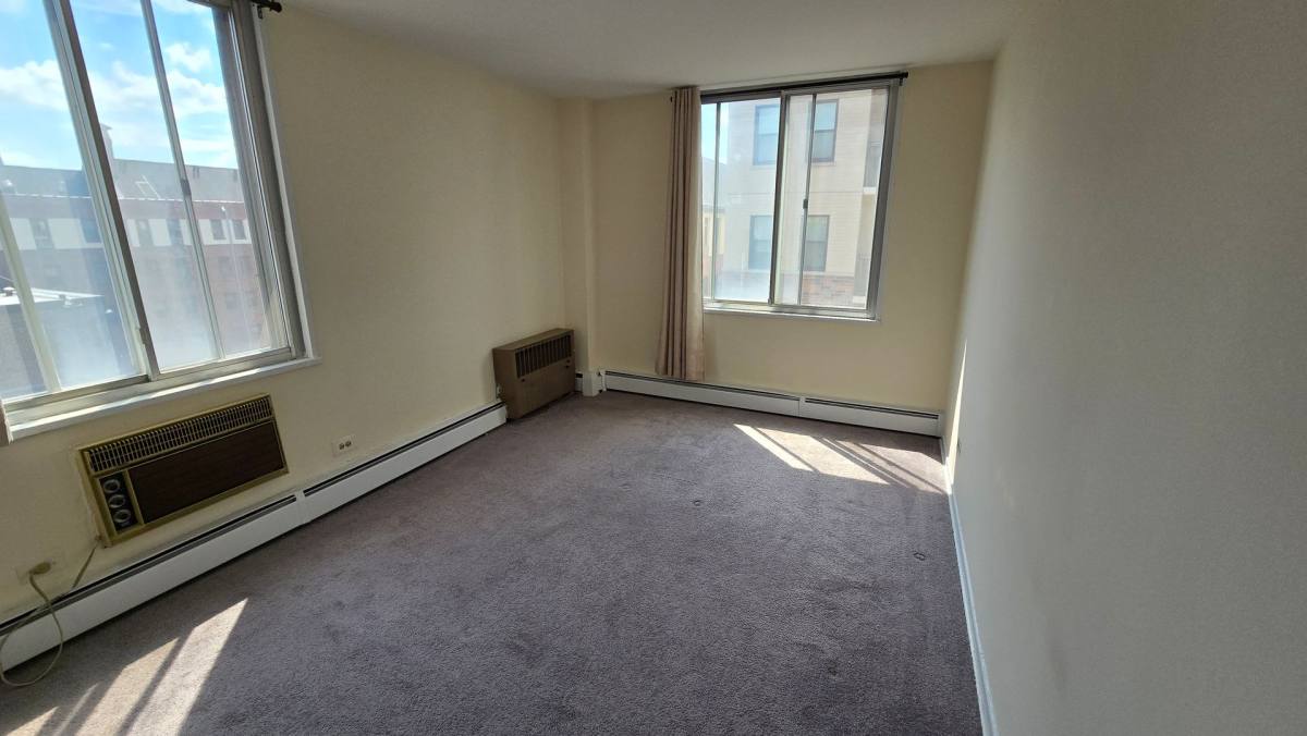 Apartment for rent at 1616 Hinman Ave, Evanston, IL 60201