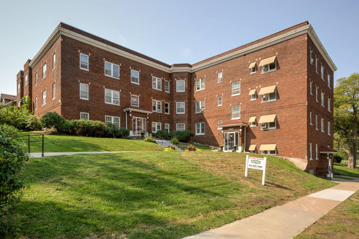 Apartment for rent at 606 S 32nd Ave, Omaha, NE 68105