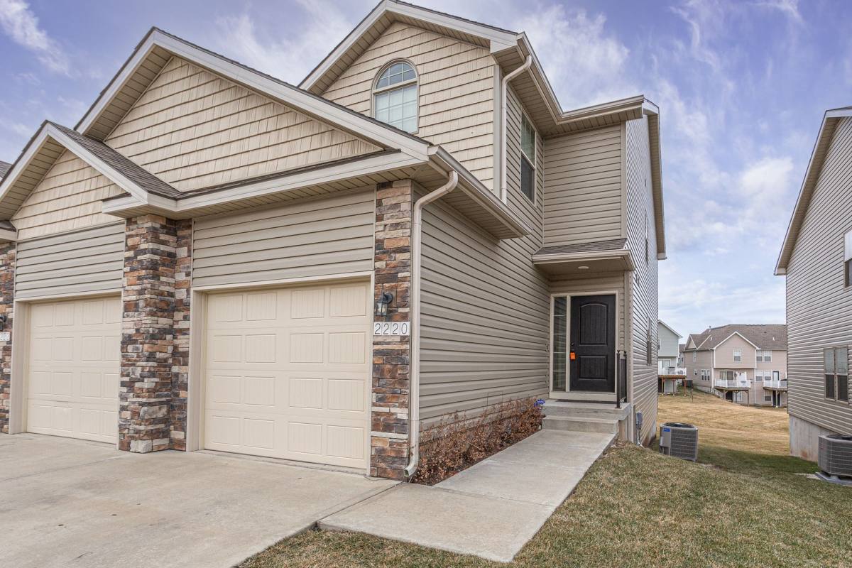 Townhouse for rent at 2210-2216 SW Burning Wood Lane, Lees Summit, MO 64082