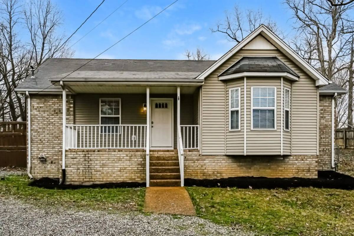 House for rent at 102 Hobbs Dr, White House, TN 37188