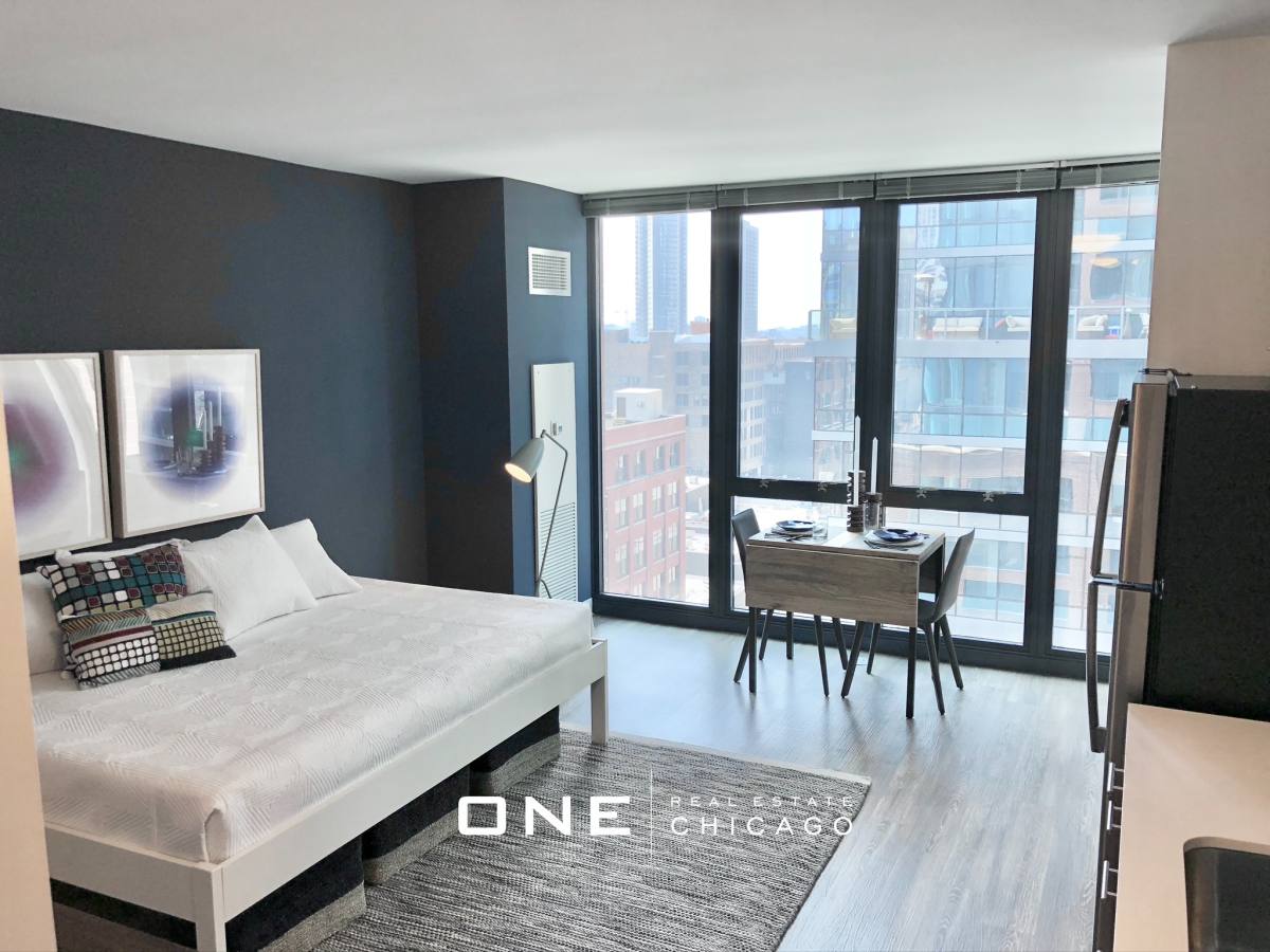 Apartment for rent at 629 N Wells #1, Chicago, IL 60606