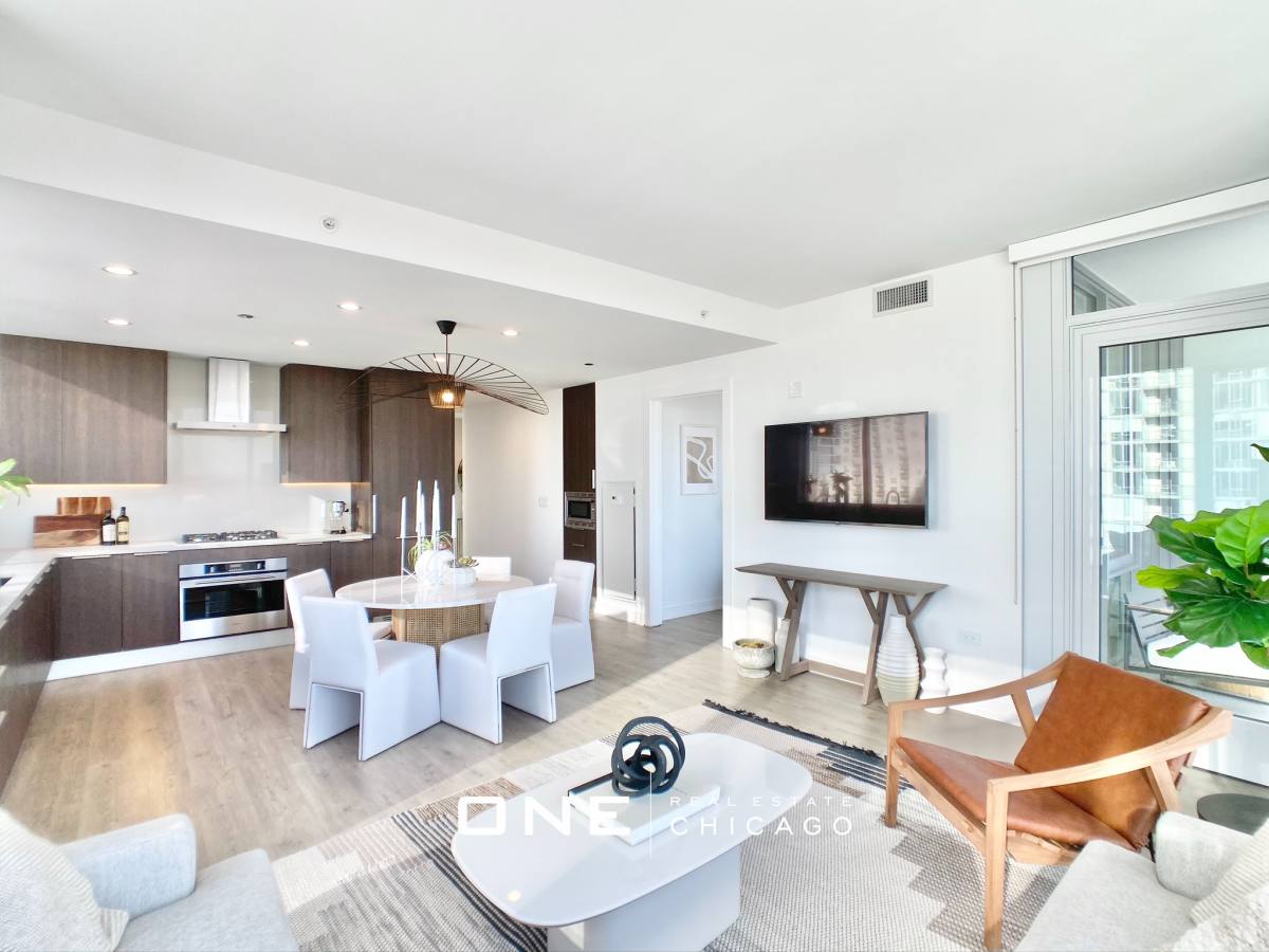 Apartment for rent at 204 W Hill #6, Chicago, IL 60610