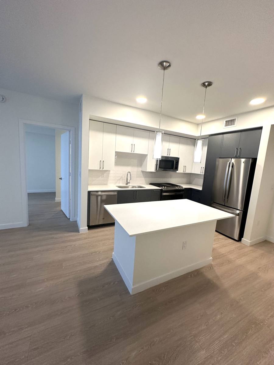 Apartment for rent at 19401 W Dixie Highway 303, Miami, FL 33180