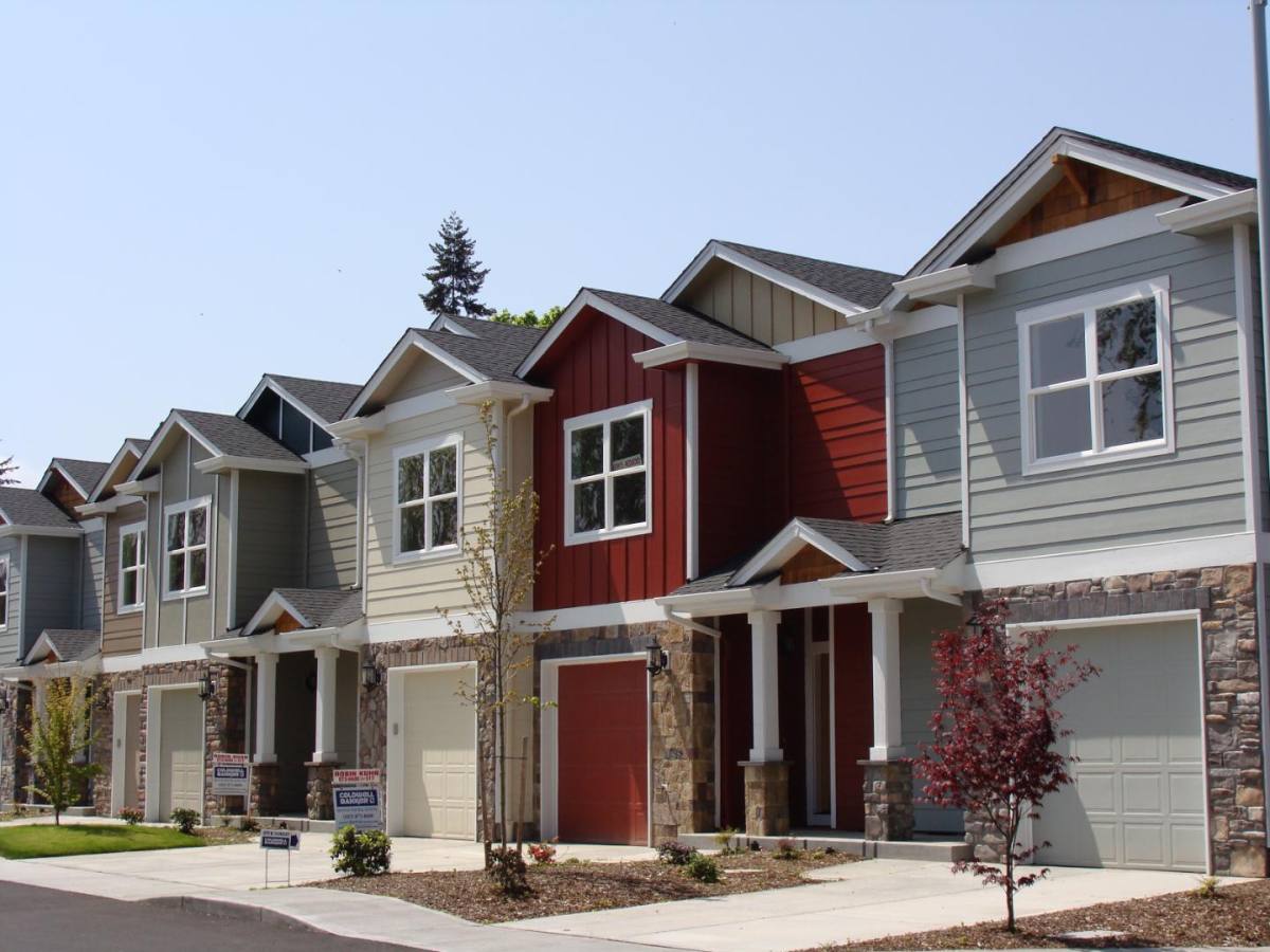 Condo for rent at 211 Silver St E #211, Silverton, OR 97381