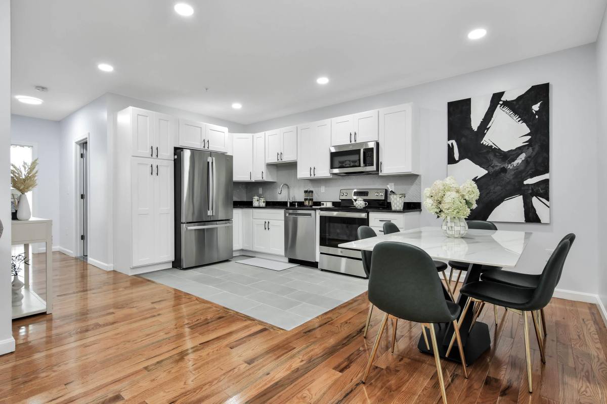 Apartment for rent at 284 Essex St, Lawrence, MA 01840