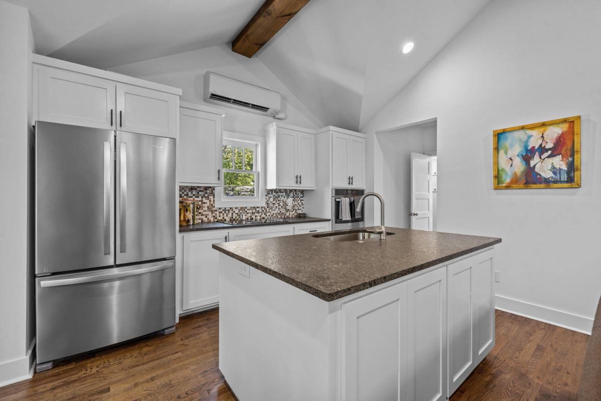 Apartment for rent at 724 Walnut Ave #1, Charlotte, NC 28208