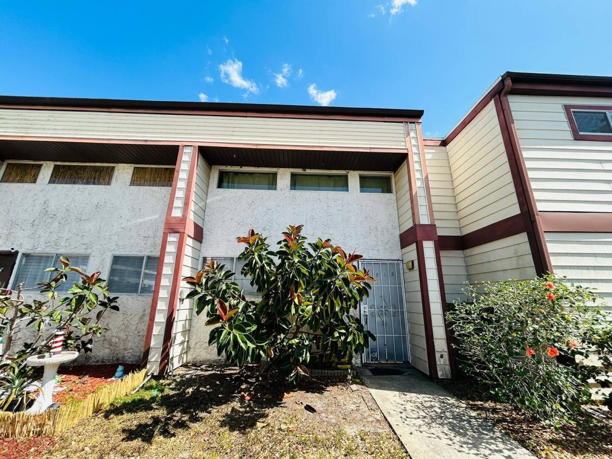 Townhouse for rent at Richmoor Villas, 3912 Crayrich, Orlando, FL 32839
