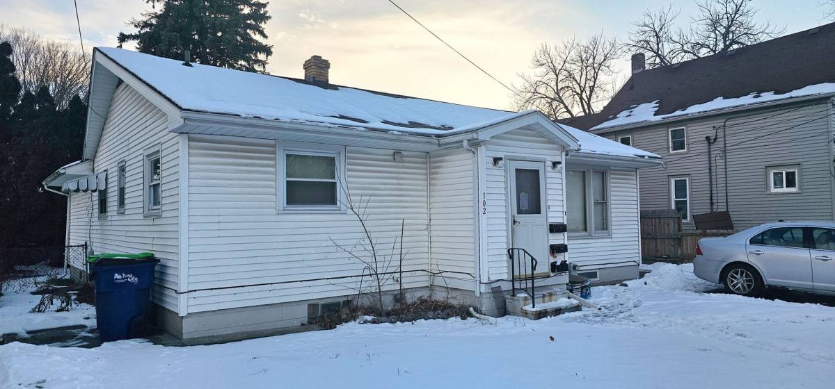 Apartment for rent at 102 E N Union St, Bay City, MI 48706