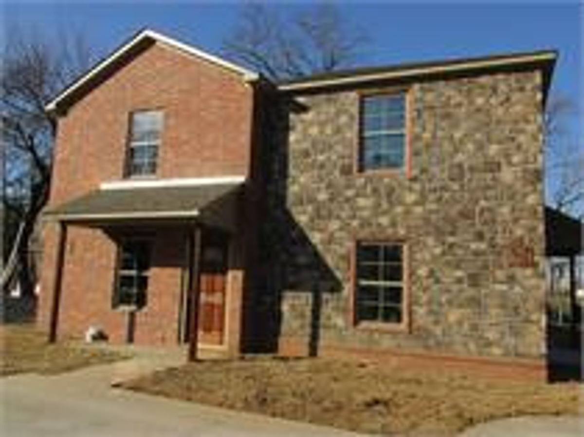 Apartment for rent at 3015-3017 Alabama Ave, Fort Smith, AR 72901