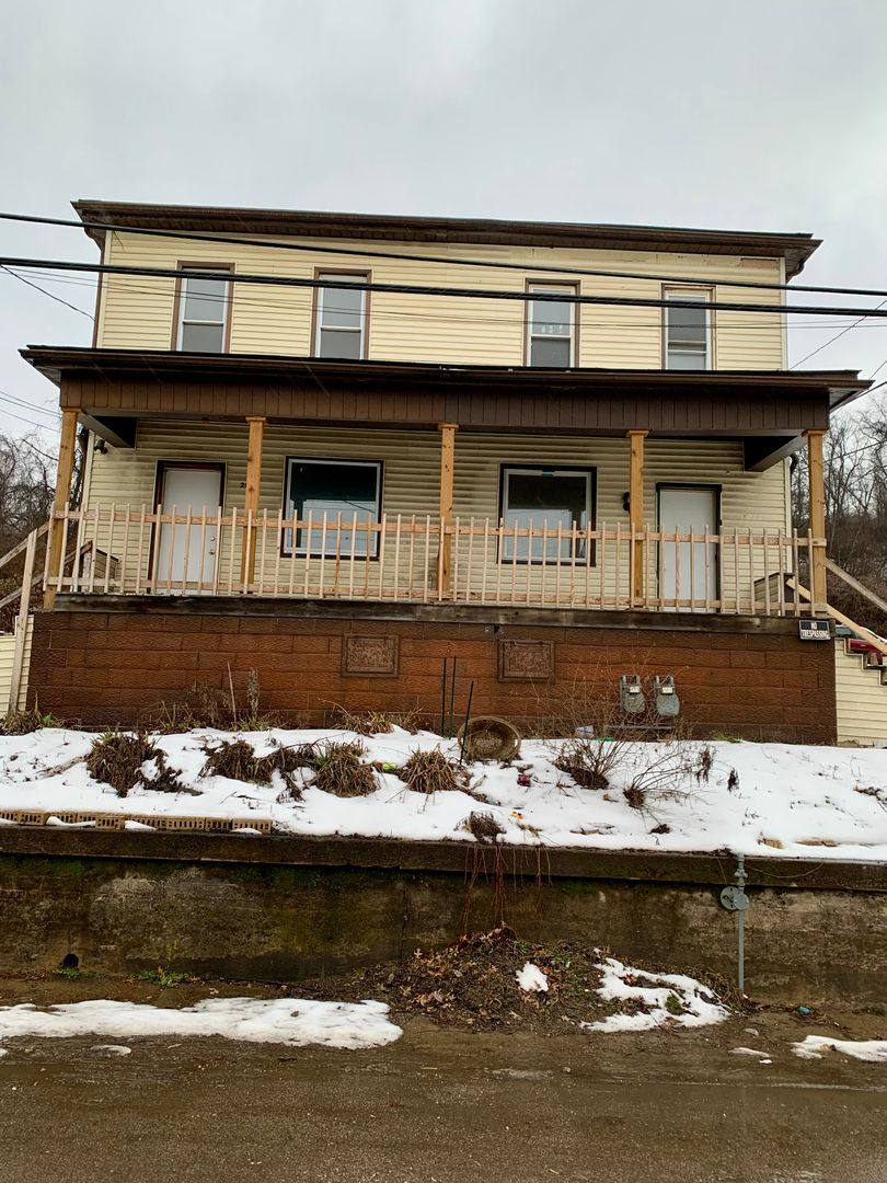 Apartment for rent at 2029 Commercial Ave, Mingo Junction, OH 43938