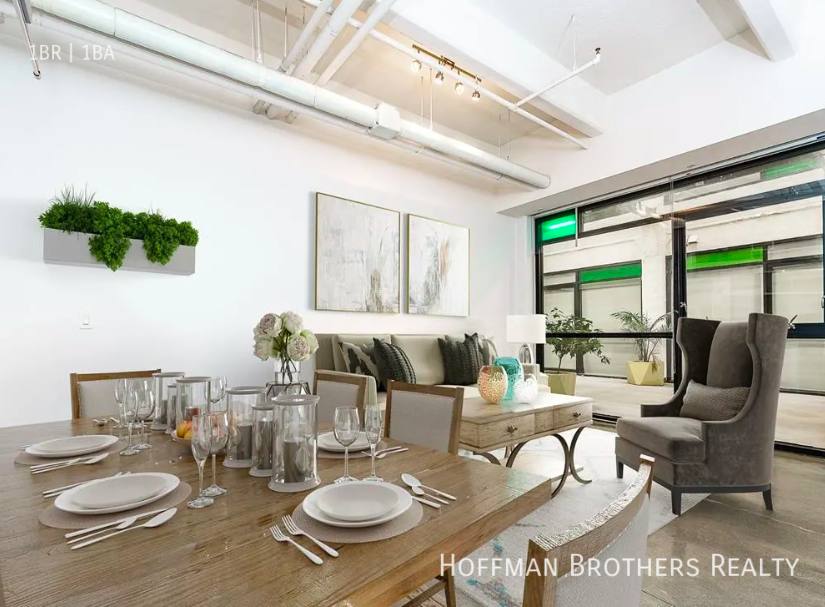 Apartment for rent at 432 S Broadway St #302, Los Angeles, CA 90013