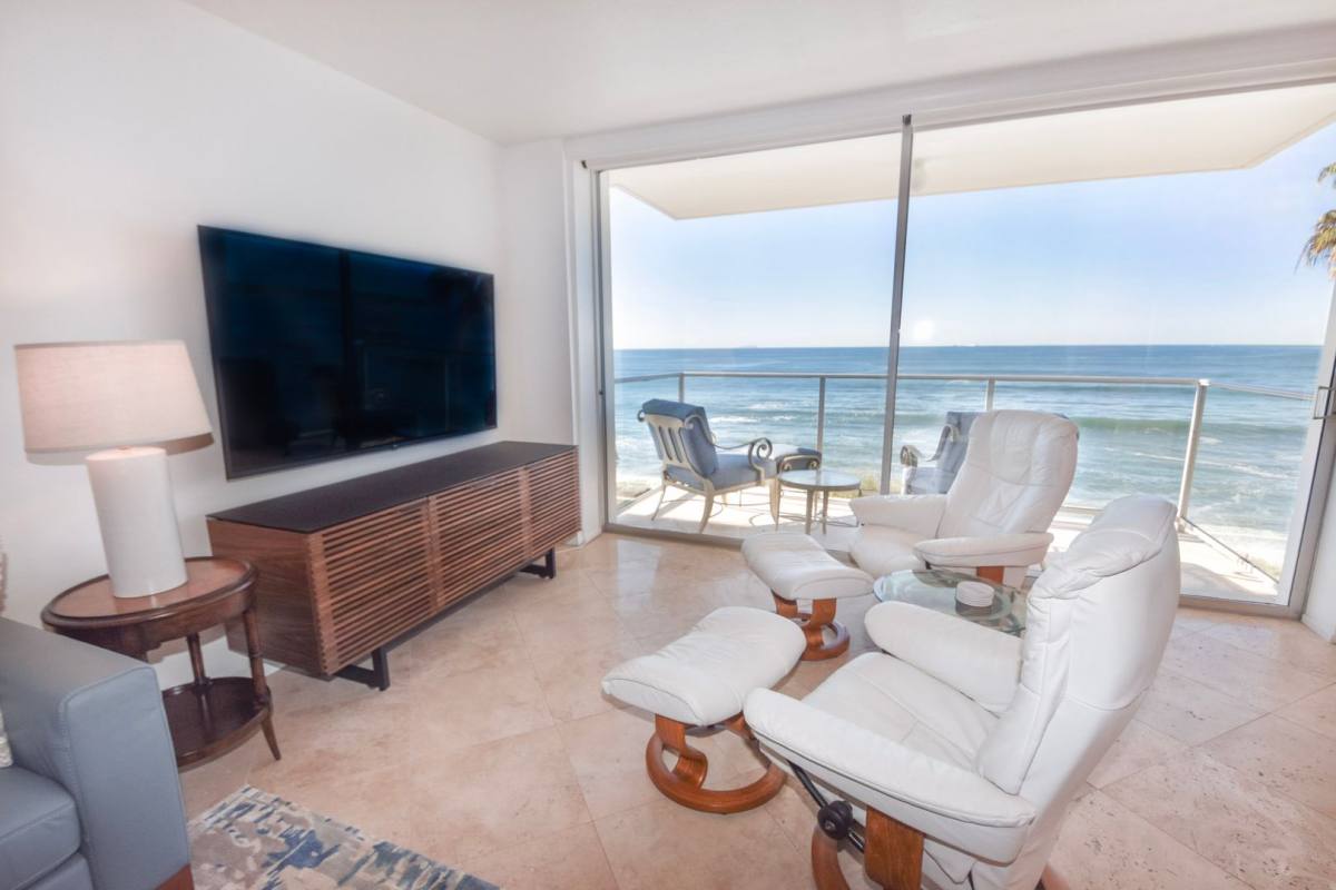 Apartment for rent at 1830 Avenida Del Mundo, Coronado, CA 92118