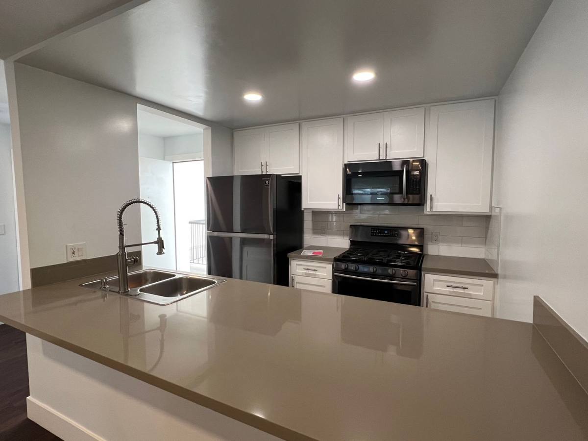 Apartment for rent at 16550 Vanowen St, Van Nuys, CA 91406