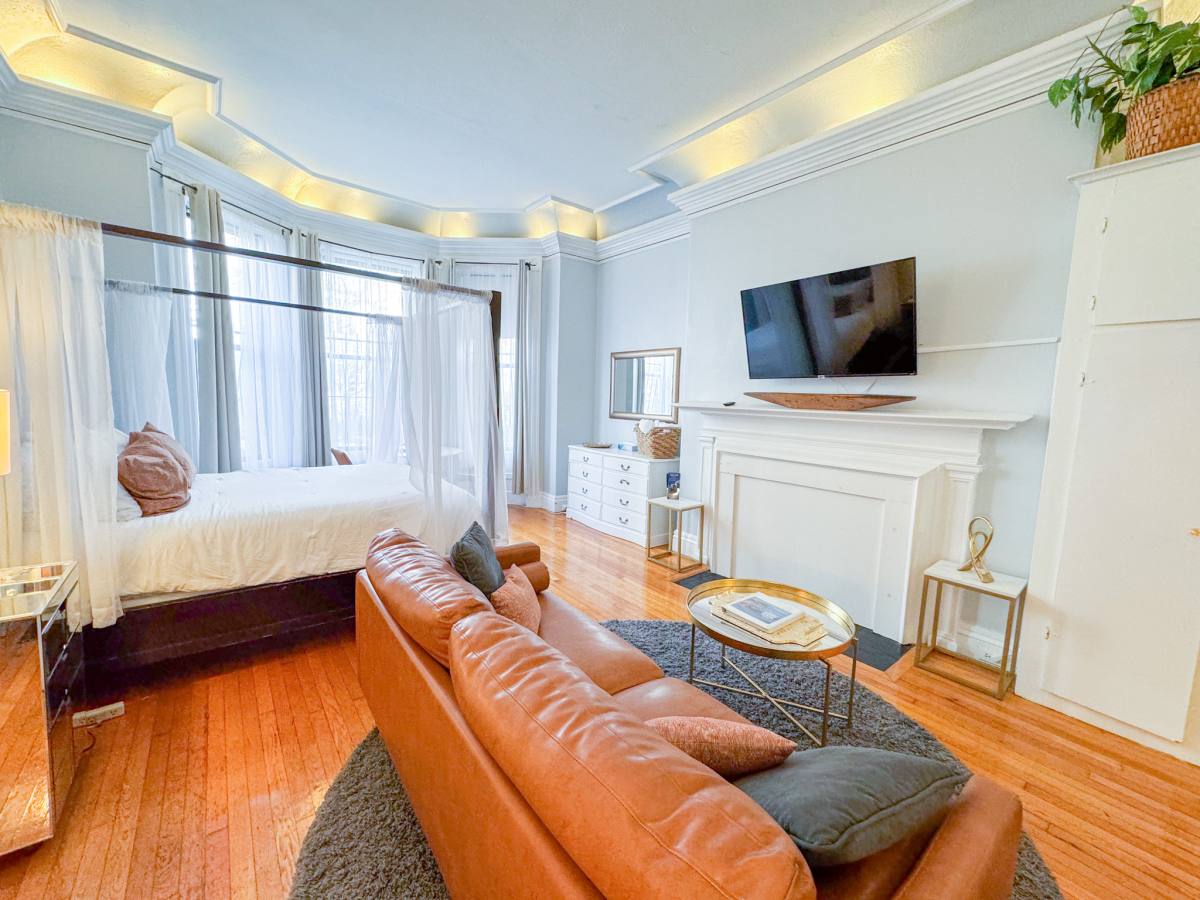Apartment for rent at 337 Beacon St #2, Boston, MA 02116