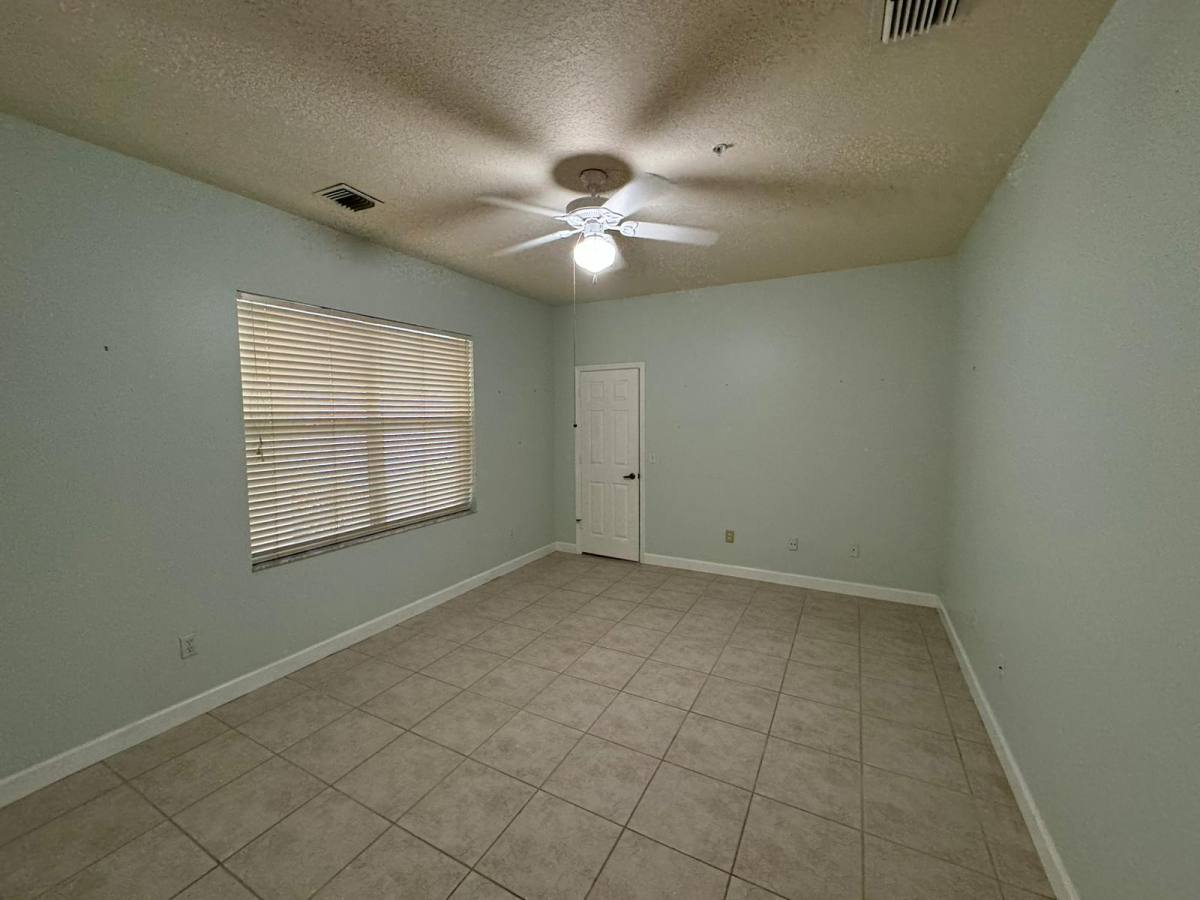 House for rent at 198 Sparrow Dr, West Palm Beach, FL 33411