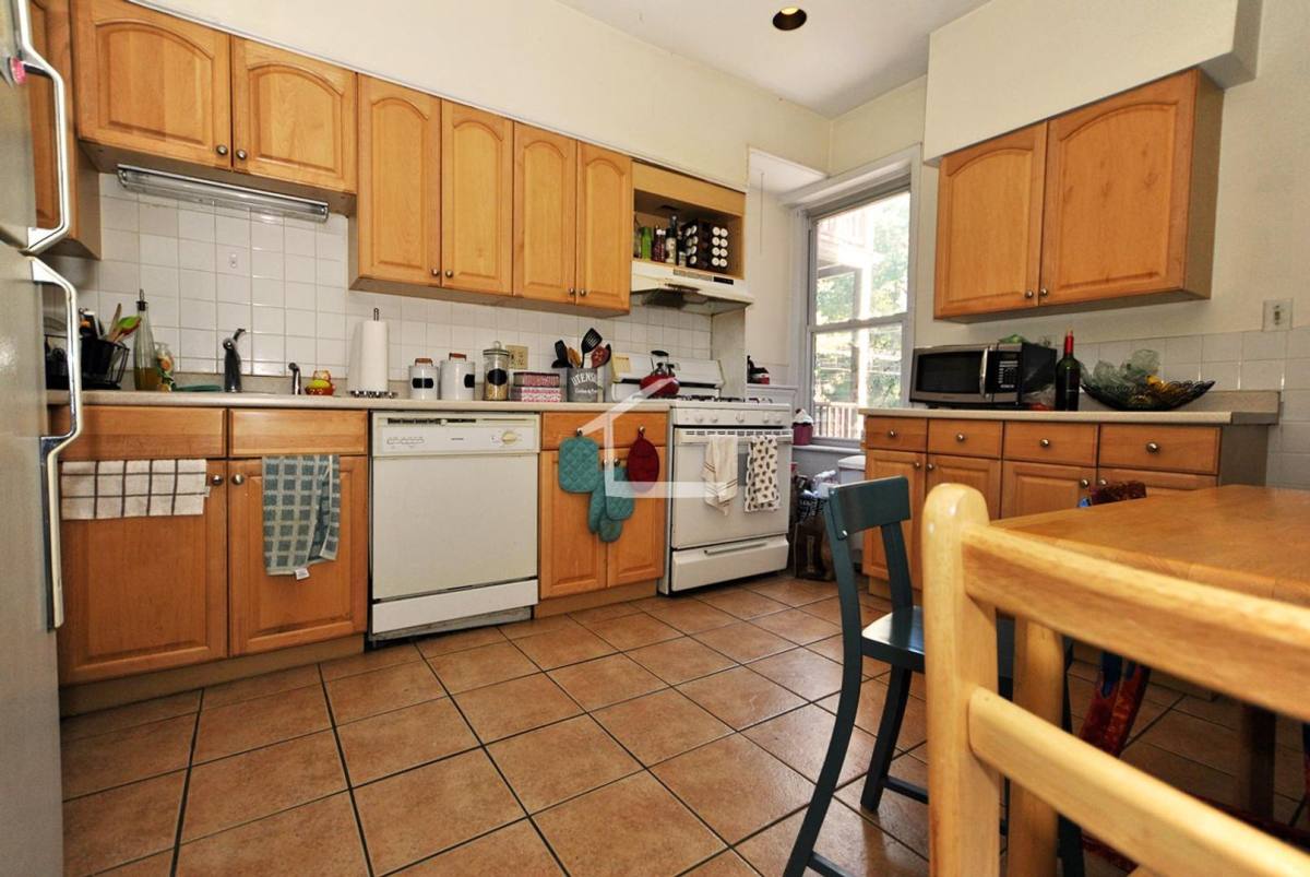 Apartment for rent at 6 Strathmore Rd #2R, Brookline, MA 02445