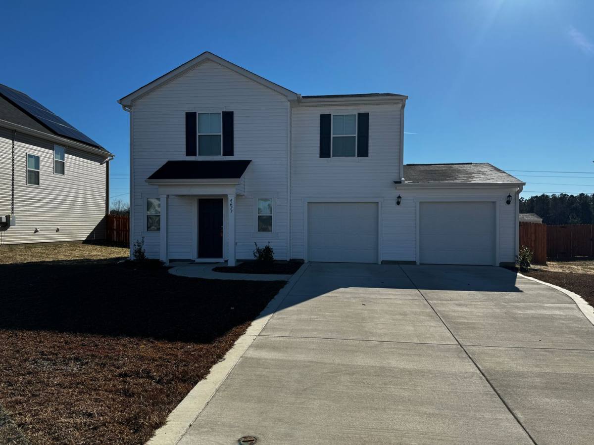 House for rent at 4623 Revelstroke Rd, Hope Mills, NC 28348