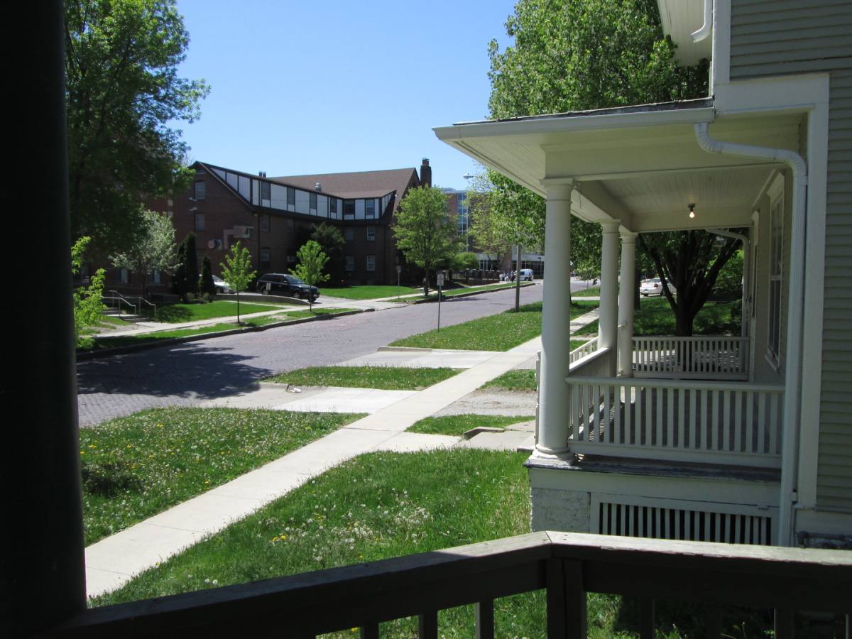 Apartment for rent at 128 E Davenport St, Iowa City, IA 52245