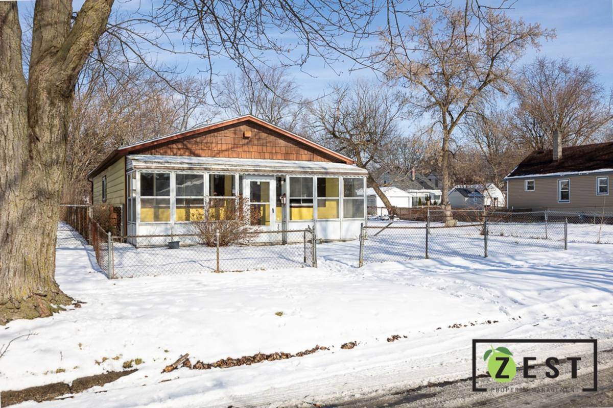 House for rent at 356 W Milton Ave, Hazel Park, MI 48030