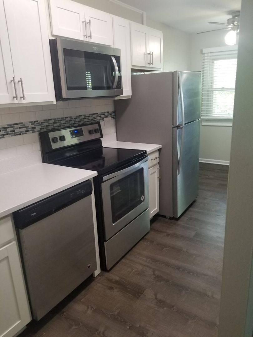 Apartment for rent at Village Park, 985 Grand Canyon Parkway, Hoffman Estates, IL 60169