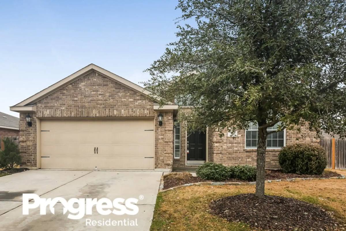 House for rent at 300 Meadow Ridge Dr, Anna, TX 75409